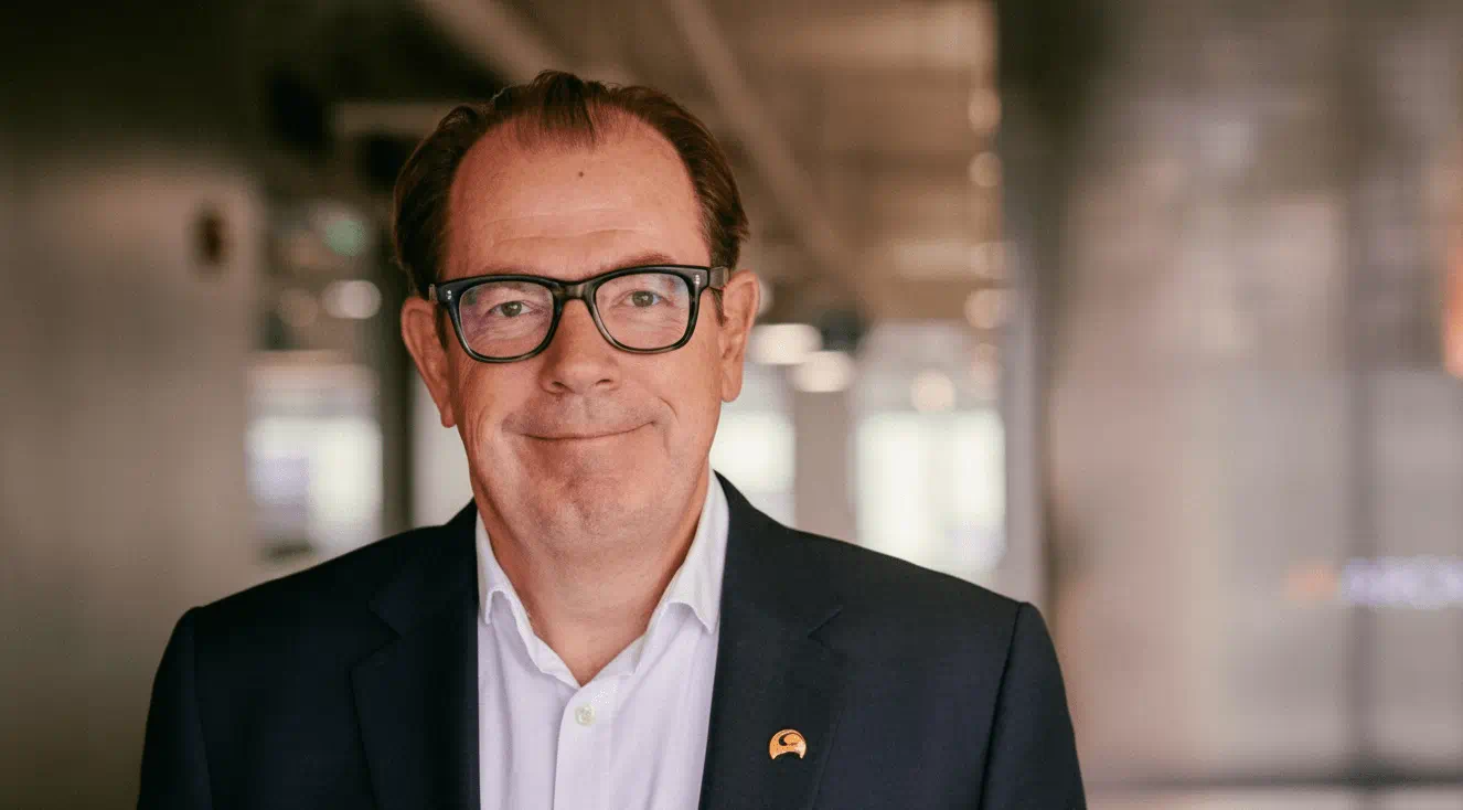 Simon Crowe Headshot